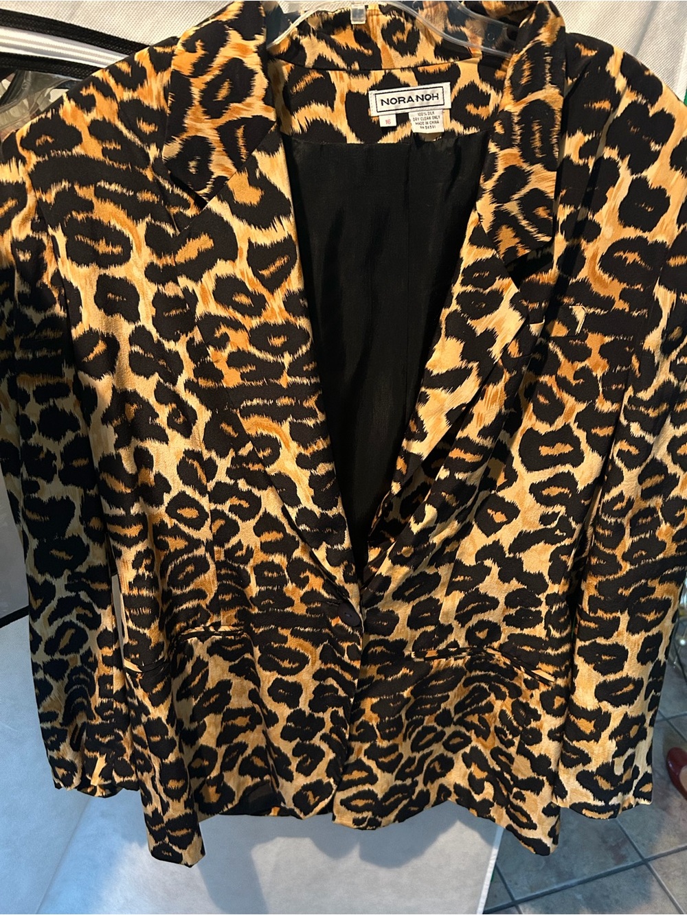 NoraNoh Women's Leopard Print Blazer in Black & Tan
